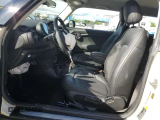 2021 MINI Hardtop Cooper с VIN WMWXR3C08M2N99822, выставлен на аукционе Copart как лот 80380884 с пробегом 21 257 миль миль и Списание • Salvage title. История ставок и продаж доступна на DreamBid. Изображение 7.