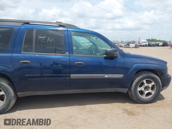 2004 Chevrolet TrailBlazer EXT LT with VIN 1GNES16S846225582, listed as a IAAI auction lot 42131532 with Not Provided miles. Bid and sale history available at carsss.com. Image 4.