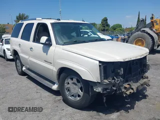 2005 Cadillac Escalade z VIN 1GYEK63N35R160221, wystawiony jako IAAI lot #42204047 z przebiegiem 110 360 mil mil oraz . Historia ofert i sprzedaży dostępna na DreamBid. Obrazek 1.