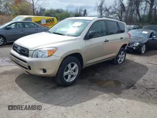2006 Toyota RAV4 with VIN JTMZK33V365000984, listed as a IAAI auction lot 41957813 with 121,527 mi miles. Bid and sale history available at carsss.com. Image 2.
