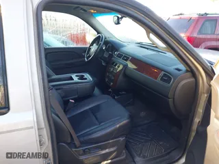 2007 Chevrolet Avalanche LS with VIN 3GNEC12017G211706, listed as a IAAI auction lot 42015650 with 1 mi miles. Bid and sale history available at carsss.com. Image 5.