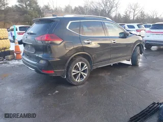 2020 Nissan Rogue SV with VIN JN8AT2MV9LW108233, listed as a IAAI auction lot 41431887 with 82,558 mi miles. Bid and sale history available at carsss.com. Image 4.