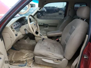 2003 Ford Explorer Sport XLS z VIN 1FMZU70E93UC11352, wystawiony jako Copart lot #84494984 z przebiegiem 188 874 mil mil oraz Szkoda całkowita • Salvage title. Historia ofert i sprzedaży dostępna na DreamBid. Obrazek 7.