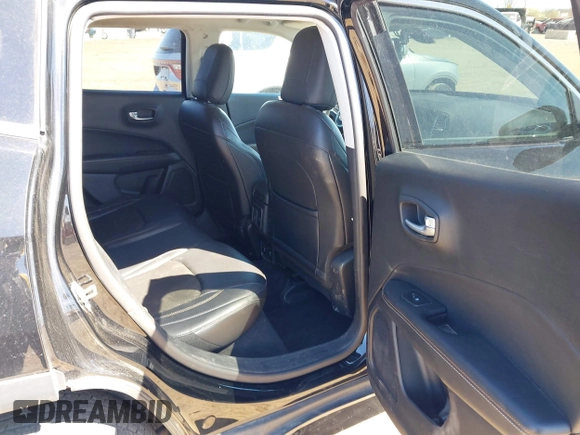 2018 Jeep Compass Latitude with VIN 3C4NJDBB6JT101024, listed as a IAAI auction lot 42061228 with 48,771 mi miles. Bid and sale history available at carsss.com. Image 8.