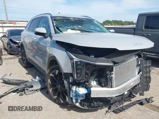 2025 Kia Sorento EX with VIN 5XYRH4JF3SG324230, listed as a IAAI auction lot 42262227 with 5,489 mi miles and . Bid and sale history available at DreamBid. Image 1.