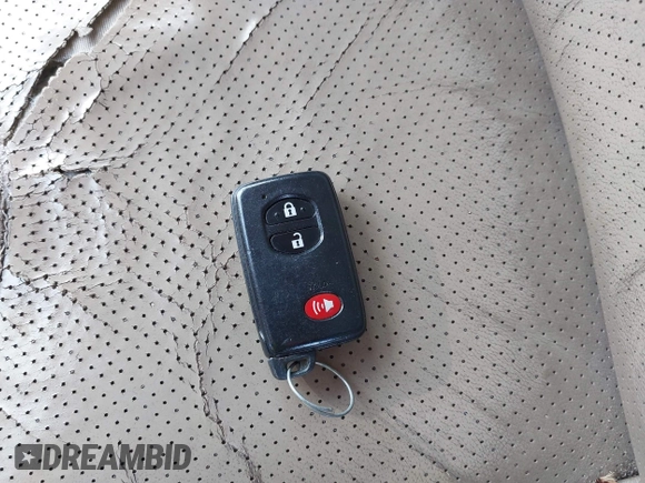 2010 Toyota RAV4 Limited с VIN JTMDK4DV2AD012802, выставлен на аукционе IAAI как лот 42562662 с пробегом 283 501 миль миль и . История ставок и продаж доступна на DreamBid. Изображение 11.