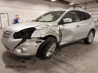 2011 Nissan Rogue SV z VIN JN8AS5MV2BW252693, wystawiony jako IAAI lot #42217693 z przebiegiem 154 278 mil mil oraz . Historia ofert i sprzedaży dostępna na DreamBid. Obrazek 2.