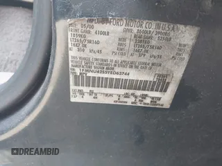 2000 Ford Excursion Limited с VIN 1FMNU42S5YED63744, выставлен на аукционе IAAI как лот 42581052 с пробегом 146 720 миль миль и . История ставок и продаж доступна на DreamBid. Изображение 9.