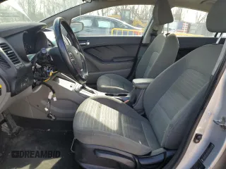 2016 Kia Forte EX z VIN KNAFX4A87G5528162, wystawiony jako Copart lot #49631115 z przebiegiem 134 796 mil mil oraz Szkoda całkowita • Salvage title. Historia ofert i sprzedaży dostępna na DreamBid. Obrazek 7.