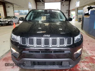 2018 Jeep Compass Latitude with VIN 3C4NJDBB1JT138725, listed as a Copart auction lot 54827685 with 87,526 mi miles and Salvage title. Bid and sale history available at DreamBid. Image 5.