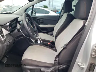 2017 Chevrolet Trax LS z VIN 3GNCJKSB5HL265801, wystawiony jako Copart lot #56644365 z przebiegiem 173 383 mil mil oraz Szkoda całkowita • Salvage title. Historia ofert i sprzedaży dostępna na DreamBid. Obrazek 7.