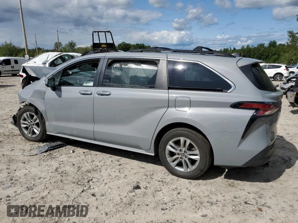 2022 Toyota Sienna XLE Woodland Edition with VIN 5TDASKFC3NS047202, listed as a Copart auction lot 68211834 with 0 mi miles and Salvage Title. Bid and sale history available at carsss.com. Image 2.