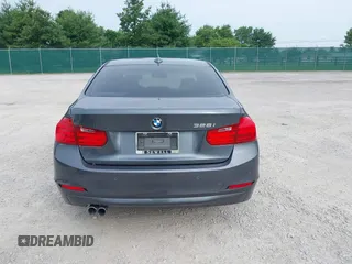 2014 BMW 3 Series 328i z VIN WBA3A5C58EP600887, wystawiony jako IAAI lot #42511539 z przebiegiem 137 055 mil mil oraz . Historia ofert i sprzedaży dostępna na DreamBid. Obrazek 16.