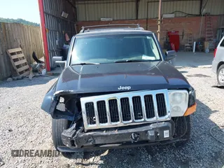 2010 Jeep Commander Sport z VIN 1J4RG4GK0AC157281, wystawiony jako IAAI lot #42581215 z przebiegiem 202 014 mil mil oraz . Historia ofert i sprzedaży dostępna na DreamBid. Obrazek 13.