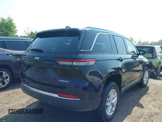 2025 Jeep Grand Cherokee Altitude X z VIN 1C4RJHAG9SC268299, wystawiony jako IAAI lot #42475401 z przebiegiem 2 649 mil mil oraz . Historia ofert i sprzedaży dostępna na DreamBid. Obrazek 4.