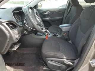 2019 Jeep Cherokee Latitude z VIN 1C4PJLCX5KD148002, wystawiony jako Copart lot #54170595 z przebiegiem 136 852 mil mil oraz Szkoda całkowita • Salvage title. Historia ofert i sprzedaży dostępna na DreamBid. Obrazek 7.