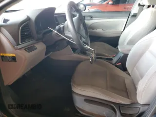 2017 Hyundai Elantra SE z VIN 5NPD84LFXHH050758, wystawiony jako Copart lot #59413985 z przebiegiem 257 151 mil mil oraz Czysty tytuł • Clean title. Historia ofert i sprzedaży dostępna na DreamBid. Obrazek 7.