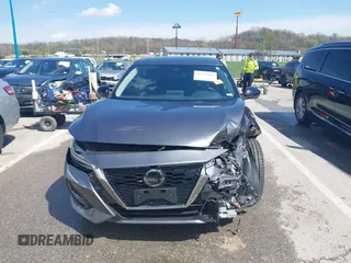 2022 Nissan Sentra SR z VIN 3N1AB8DV6NY230631, wystawiony jako IAAI lot #41974306 z przebiegiem 46 433 mil mil oraz . Historia ofert i sprzedaży dostępna na DreamBid. Obrazek 13.