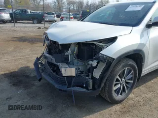 2017 Toyota Highlander XLE with VIN 5TDJZRFH3HS513862, listed as a IAAI auction lot 41995830 with 126,897 mi miles and . Bid and sale history available at DreamBid. Image 6.