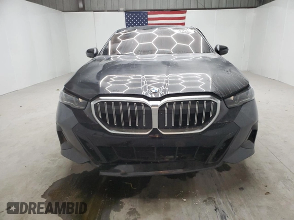 2025 BMW 5 Series 530i with VIN WBA43FJ08SCT75885, listed as a Copart auction lot 83620424 with 0 mi miles and Clean Title. Bid and sale history available at carsss.com. Image 5.