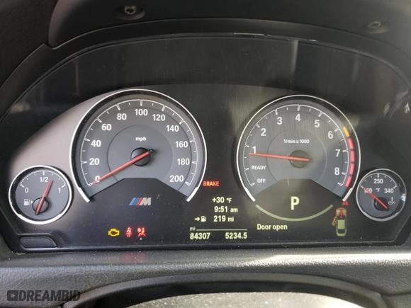 2015 BMW M4 with VIN WBS3R9C56FK329676, listed as a Copart auction lot 39219683 with 84,307 mi miles. Bid and sale history available at carsss.com. Image 9.
