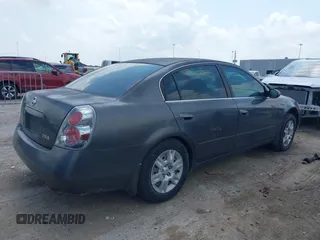 2006 Nissan Altima 2.5 S with VIN 1N4AL11D26C238691, listed as a IAAI auction lot 42085537 with 237,816 mi miles. Bid and sale history available at carsss.com. Image 4.