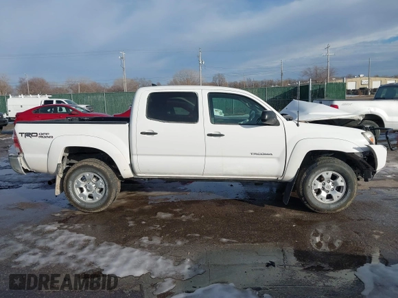 2014 Toyota Tacoma with VIN 3TMLU4ENXEM134872, listed as a IAAI auction lot 41303669 with 167,548 mi miles. Bid and sale history available at carsss.com. Image 14.