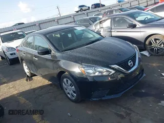 2018 Nissan Sentra S z VIN 3N1AB7AP4JY335596, wystawiony jako IAAI lot #41833674 z przebiegiem 95 949 mil mil oraz . Historia ofert i sprzedaży dostępna na DreamBid. Obrazek 1.