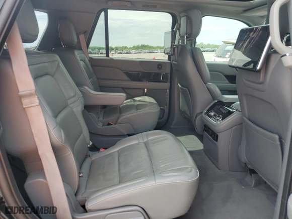 2018 Lincoln Navigator Select with VIN 5LMJJ2JT4JEL20313, listed as a Copart auction lot 54561755 with 231,581 mi miles and Clean Title. Bid and sale history available at carsss.com. Image 11.