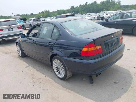 2003 BMW 3 Series 330xi z VIN WBAEW534X3PG22438, wystawiony jako IAAI lot #42438365 z przebiegiem 220 850 mil mil oraz . Historia ofert i sprzedaży dostępna na DreamBid. Obrazek 3.