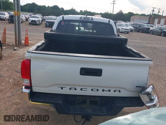 2017 Toyota Tacoma SR5 z VIN 5TFAZ5CN9HX040563, wystawiony jako IAAI lot #42274119 z przebiegiem 244 422 mil mil oraz . Historia ofert i sprzedaży dostępna na DreamBid. Obrazek 16.