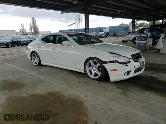 2008 Mercedes-Benz CLS 550 z VIN WDDDJ72X08A122483, wystawiony jako Copart lot #47676375 z przebiegiem 34 818 mil mil oraz Szkoda całkowita • Salvage title. Historia ofert i sprzedaży dostępna na DreamBid. Obrazek 10.