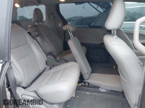 2019 Toyota Sienna XLE Auto Access Seat with VIN 5TDYZ3DC8KS982777, listed as a IAAI auction lot 41519696 with 109,708 mi miles. Bid and sale history available at carsss.com. Image 8.