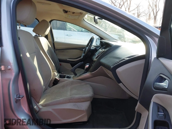 2012 Ford Focus SEL with VIN 1FAHP3M22CL413512, listed as a IAAI auction lot 41758125 with 161,857 mi miles. Bid and sale history available at carsss.com. Image 5.