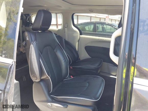 2023 Chrysler Pacifica Hybrid Limited with VIN 2C4RC1S73PR588684, listed as a IAAI auction lot 42009317 with 45,372 mi miles. Bid and sale history available at carsss.com. Image 8.
