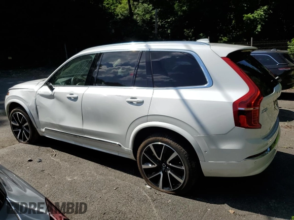2025 Volvo XC90 Plus with VIN YV4062PEXS1335353, listed as a Copart auction lot 62698635 with 3,168 mi miles and Salvage title. Bid and sale history available at DreamBid. Image 2.