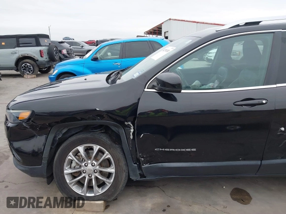 2019 Jeep Cherokee Latitude Plus with VIN 1C4PJLLX2KD216224, listed as a IAAI auction lot 41291181 with 79,111 mi miles. Bid and sale history available at carsss.com. Image 17.
