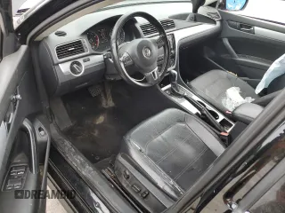 2013 Volkswagen Passat SE z VIN 1VWBH7A34DC028906, wystawiony jako Copart lot #58210265 z przebiegiem 294 953 mil mil oraz Szkoda całkowita • Salvage title. Historia ofert i sprzedaży dostępna na DreamBid. Obrazek 8.