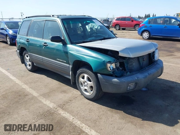 2001 Subaru Forester L with VIN JF1SF63561G719978, listed as a IAAI auction lot 41993814 with 208,781 mi miles. Bid and sale history available at carsss.com. Image 1.