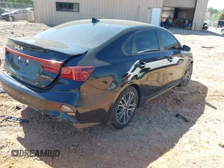 2023 Kia Forte GT-Line z VIN 3KPF54AD2PE685043, wystawiony jako IAAI lot #42041237 z przebiegiem 25 750 mil mil oraz . Historia ofert i sprzedaży dostępna na DreamBid. Obrazek 4.