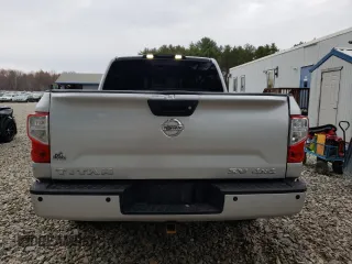 2018 Nissan Titan SV z VIN 1N6AA1E51JN504070, wystawiony jako Copart lot #54471665 z przebiegiem 179 603 mil mil oraz Szkoda całkowita • Salvage title. Historia ofert i sprzedaży dostępna na DreamBid. Obrazek 6.
