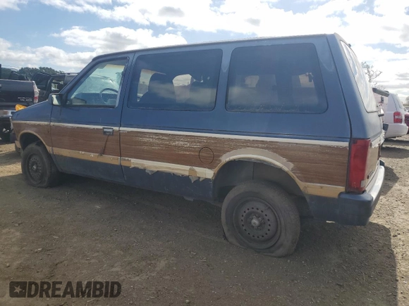 1987 Plymouth Voyager z VIN 2P4FH51G8HR130018, wystawiony jako Copart lot #47295285 z przebiegiem 68 113 mil mil oraz Tytuł czysty. Historia ofert i sprzedaży dostępna na DreamBid. Obrazek 2.