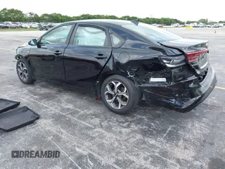 2019 Kia Forte LXS z VIN 3KPF24AD7KE064236, wystawiony jako IAAI lot #42632473 z przebiegiem 108 770 mil mil oraz . Historia ofert i sprzedaży dostępna na DreamBid. Obrazek 3.
