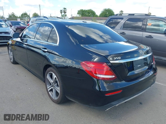 2020 Mercedes-Benz E-Class E 350 with VIN W1KZF8DB5LA810132, listed as a IAAI auction lot 41938087 with 66,645 mi miles. Bid and sale history available at carsss.com. Image 3.