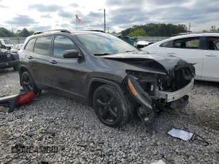 2016 Jeep Cherokee Altitude with VIN 1C4PJLCB1GW127082, listed as a Copart auction lot 70785954 with 75,791 mi miles and Salvage Title. Bid and sale history available at carsss.com. Image 4.