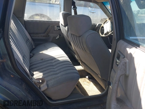 1993 Oldsmobile Cutlass Ciera S with VIN 1G3AG55N5P6317040, listed as a IAAI auction lot 41777055 with 208,984 mi miles and . Bid and sale history available at DreamBid. Image 8.
