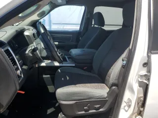 2015 Ram 1500 Outdoorsman z VIN 1C6RR7LG0FS733717, wystawiony jako Copart lot #62063864 z przebiegiem 60 043 mil mil oraz Szkoda całkowita • Salvage title. Historia ofert i sprzedaży dostępna na DreamBid. Obrazek 7.