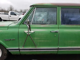 1971 Chevrolet Suburban z VIN CE261Z640706, wystawiony jako Copart lot #87385634 z przebiegiem 818 477 mil mil oraz Czysty tytuł • Clean title. Historia ofert i sprzedaży dostępna na DreamBid. Obrazek 7.