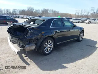 2019 Chrysler 300 Limited with VIN 2C3CCAKGXKH569123, listed as a IAAI auction lot 41786636 with 63,540 mi miles. Bid and sale history available at carsss.com. Image 4.