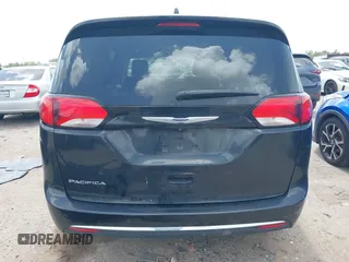 2020 Chrysler Pacifica Touring L with VIN 2C4RC1BG6LR173126, listed as a IAAI auction lot 42517961 with 75,014 mi miles and . Bid and sale history available at DreamBid. Image 17.